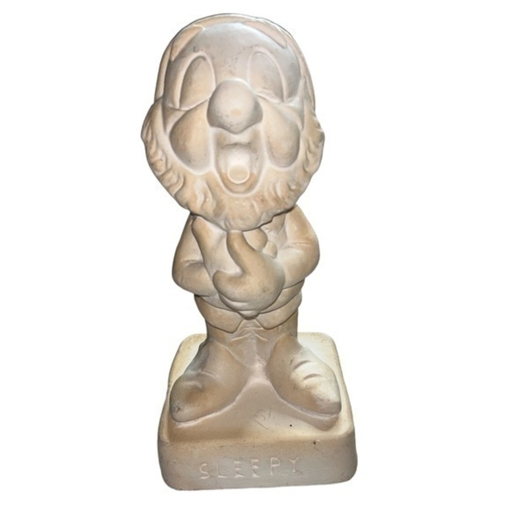 Disney Snow White Sleepy knome statue